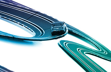 Race for Network Momentum 